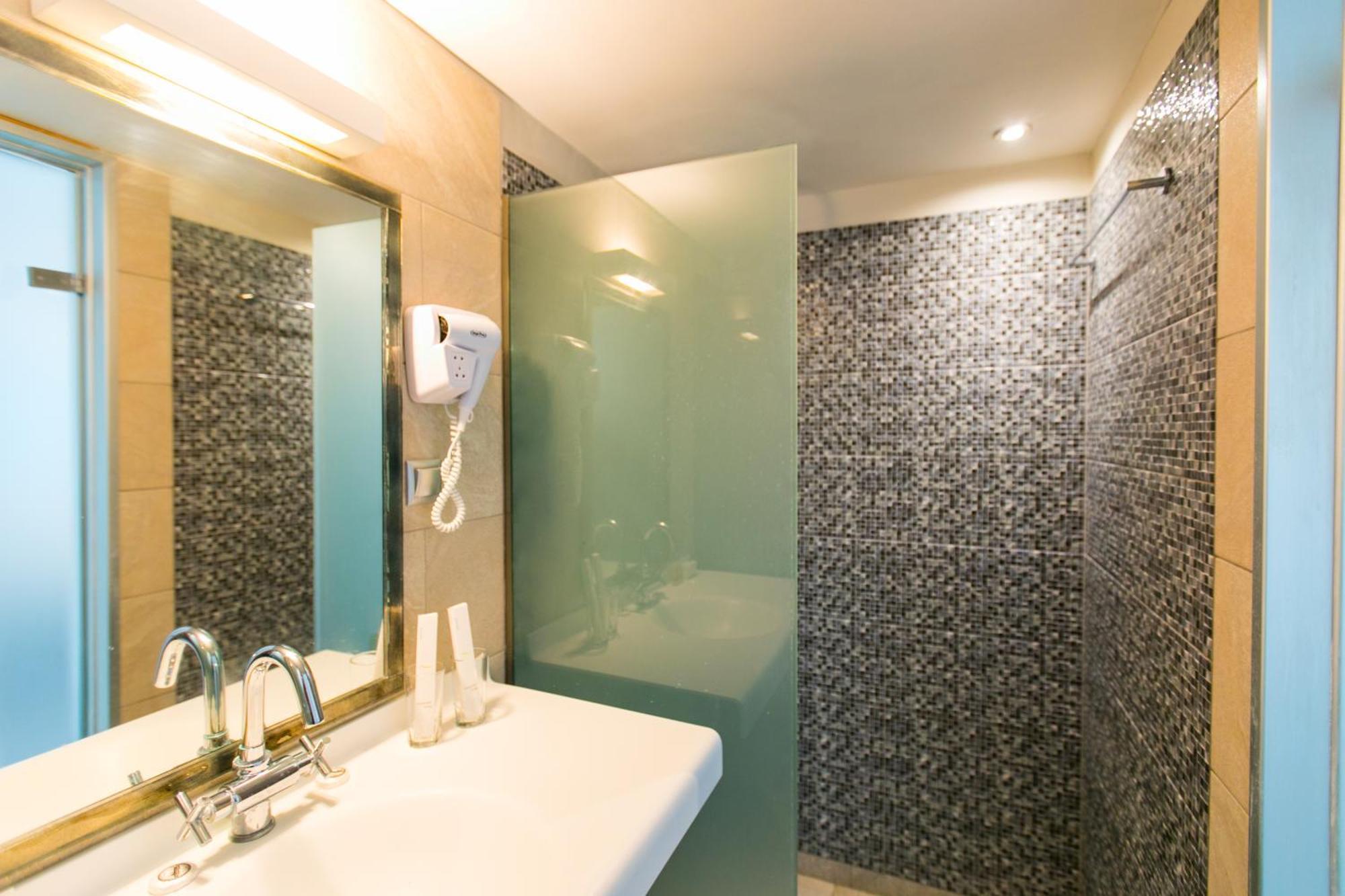 Resol Hotel Bali  ภายนอก รูปภาพ